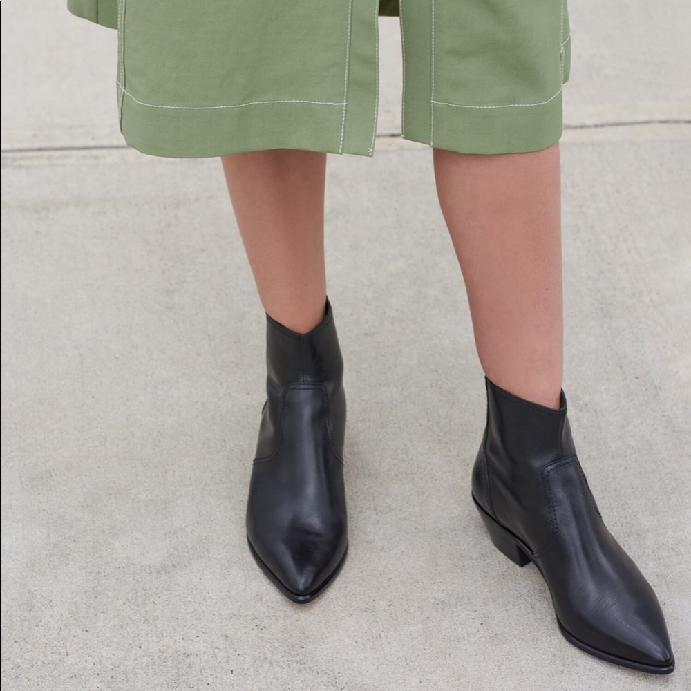 🆕 Loeffler Randall Joni ankle booties